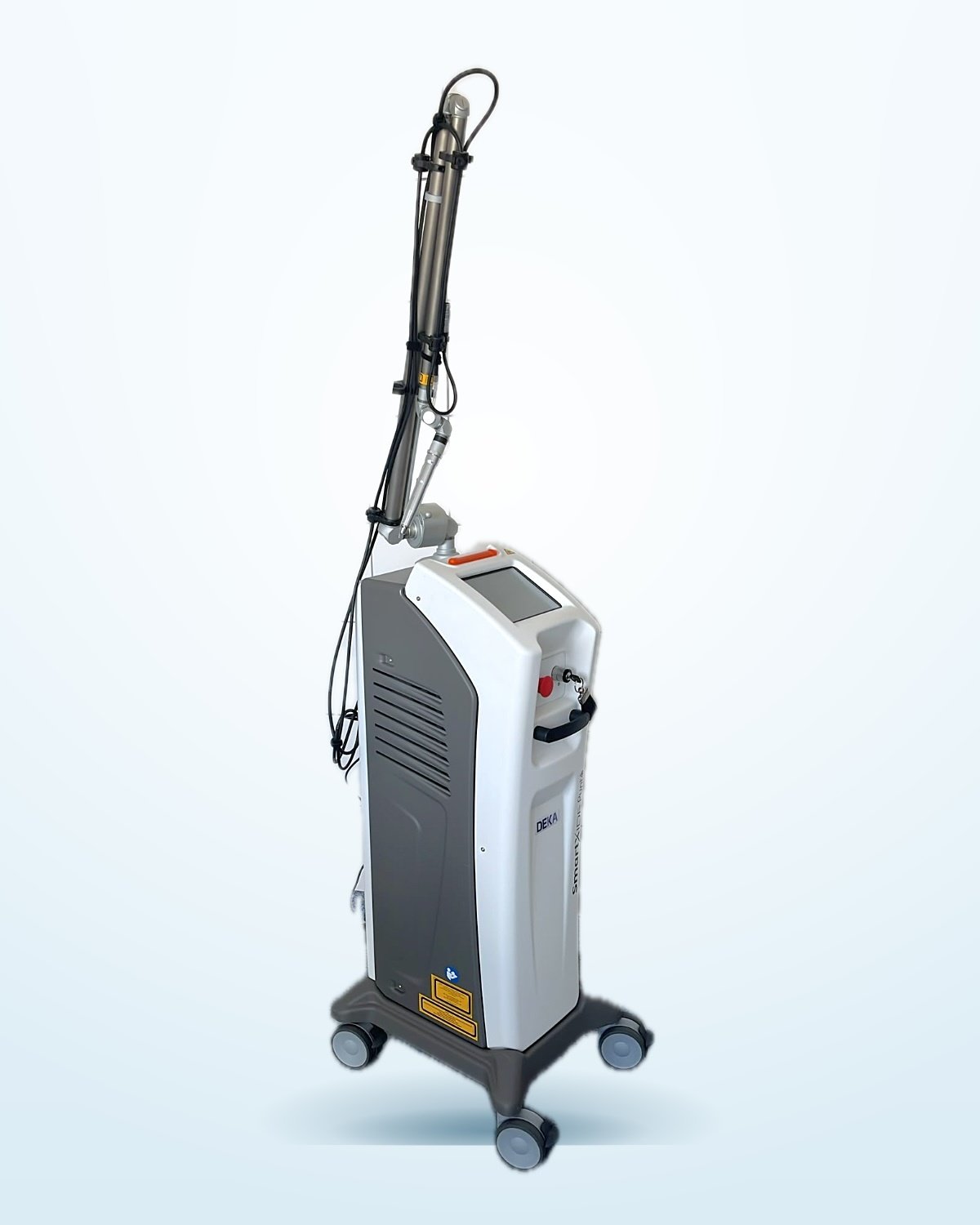 CO2-Laser mit Gelenkarm und Handstück in der Praxis Dr. Homssi in Berlin